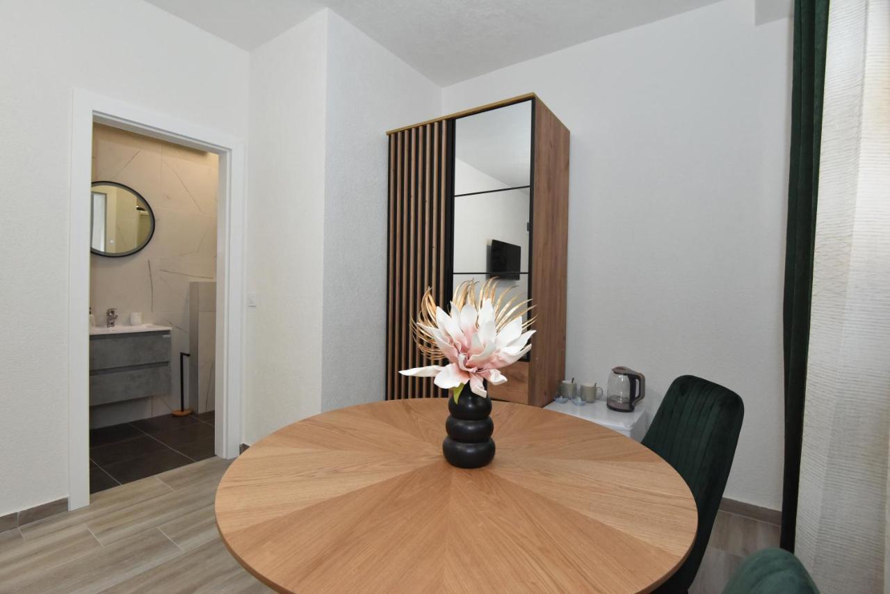 Sofia's & Apartman