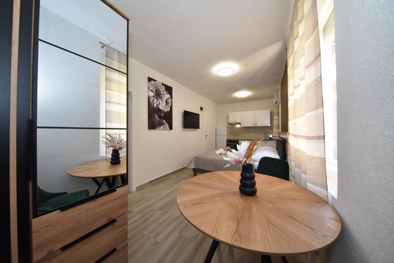 Sofia's & Apartman Zára